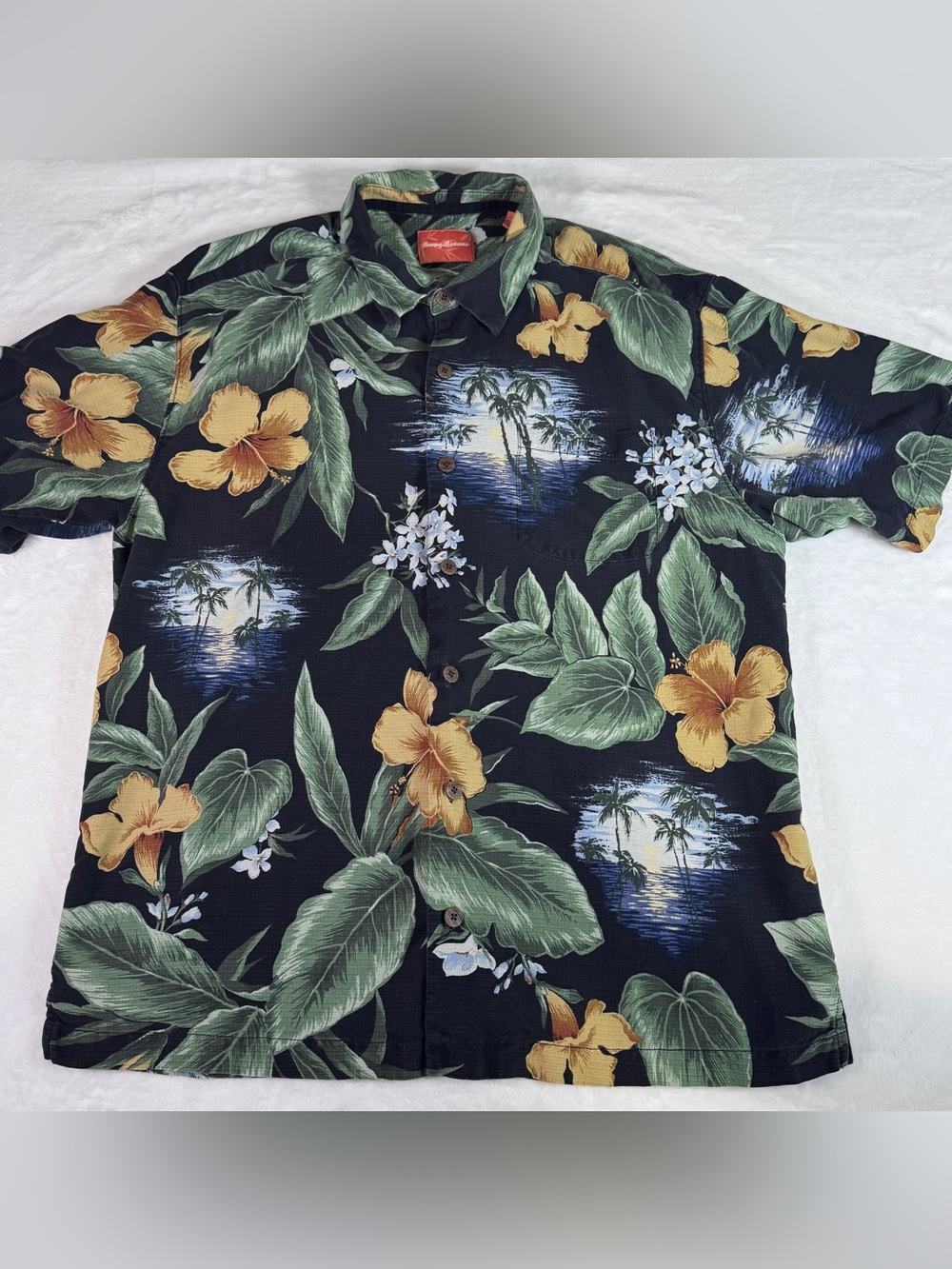 Tommy Bahama 100% Silk Hawaiian Camp Shirt Men’s L Black Tropical Floral